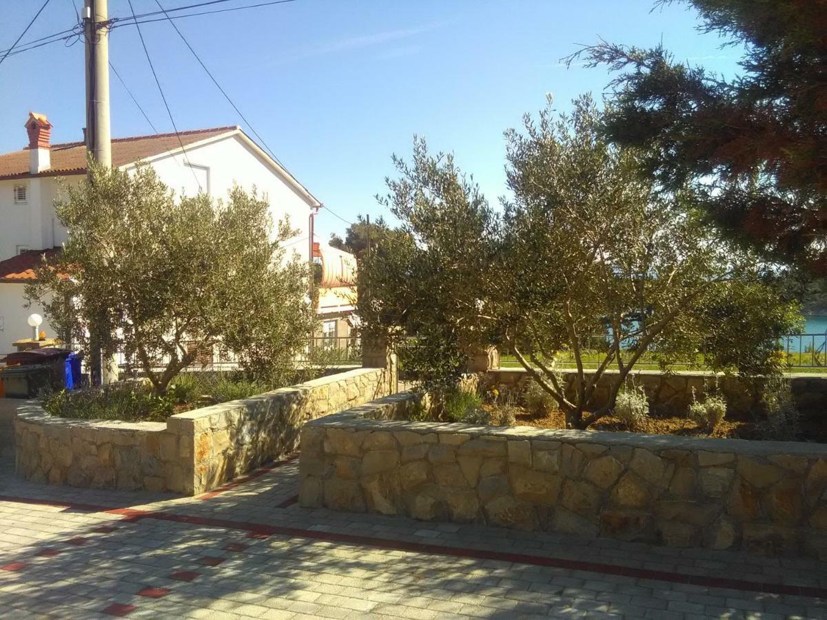 Apartments Palit Раб Экстерьер фото